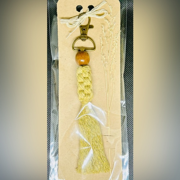 Green Macrame Keychains - Picture 3 of 3